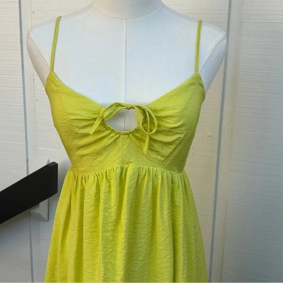 Women’s Nine West Neon Yellow Tie Front Fit and Flare Sun Dress - Picture 3 of 11